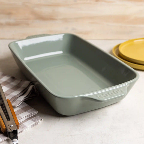 Large Stoneware Casserole Dish, 13 x 9 Inch